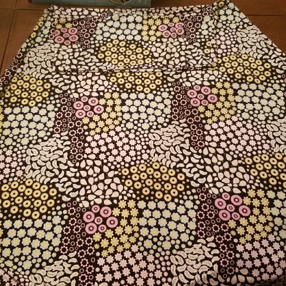 Beautiful silky fabric maxi skirt!